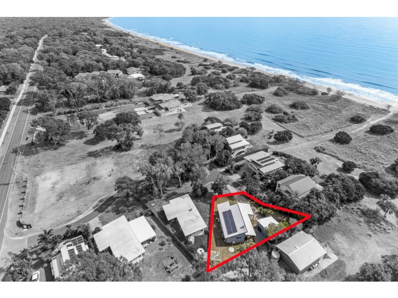 7 Ocean Court, Moore Park Beach QLD 4670