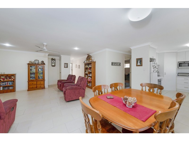 2/27 Coomber Street, Svensson Heights QLD 4670