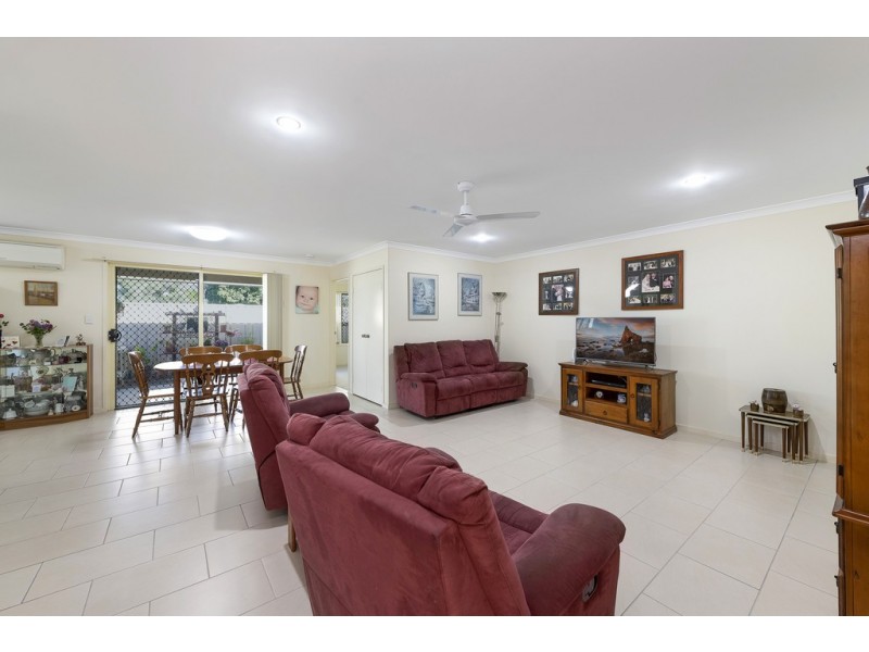 2/27 Coomber Street, Svensson Heights QLD 4670