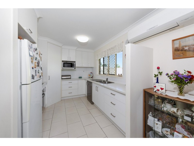 2/27 Coomber Street, Svensson Heights QLD 4670