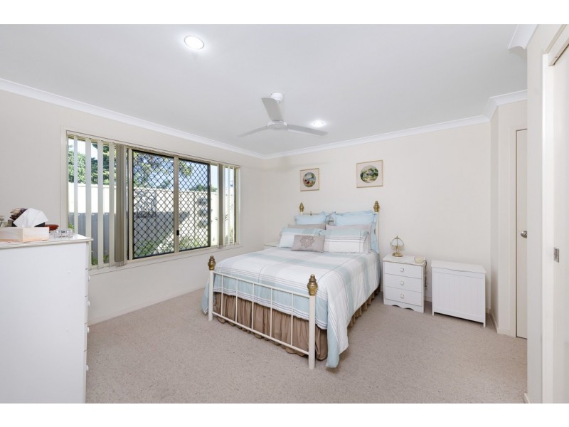 2/27 Coomber Street, Svensson Heights QLD 4670