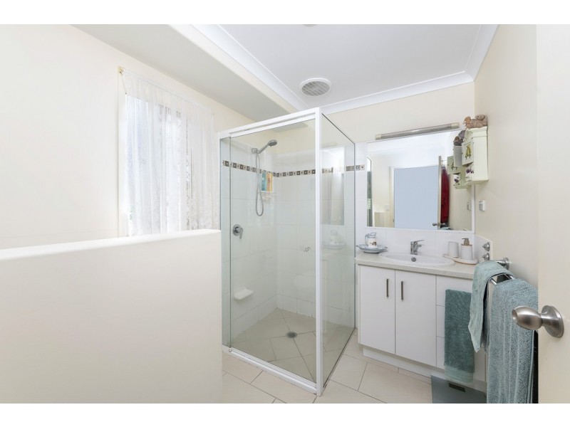 2/27 Coomber Street, Svensson Heights QLD 4670