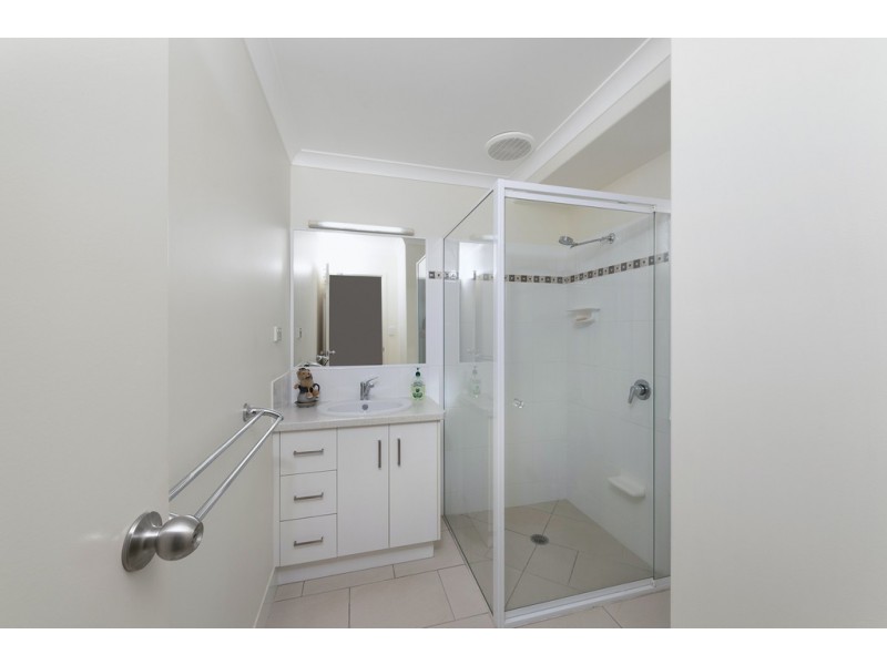 2/27 Coomber Street, Svensson Heights QLD 4670