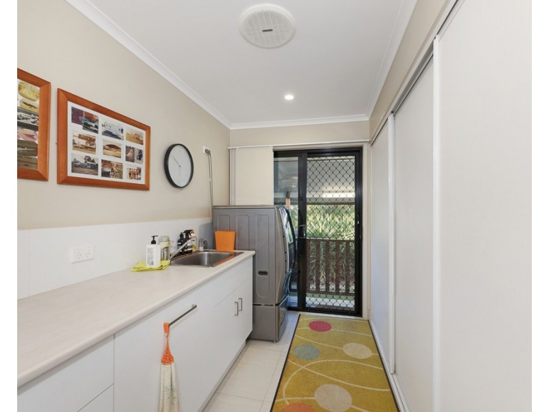 27 Finemore Crescent, Qunaba QLD 4670