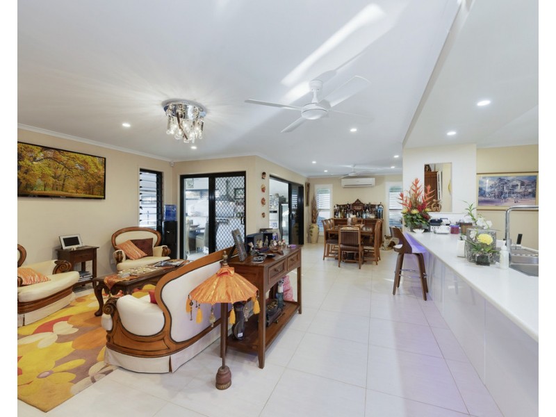 27 Finemore Crescent, Qunaba QLD 4670