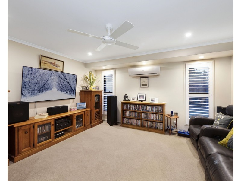 27 Finemore Crescent, Qunaba QLD 4670