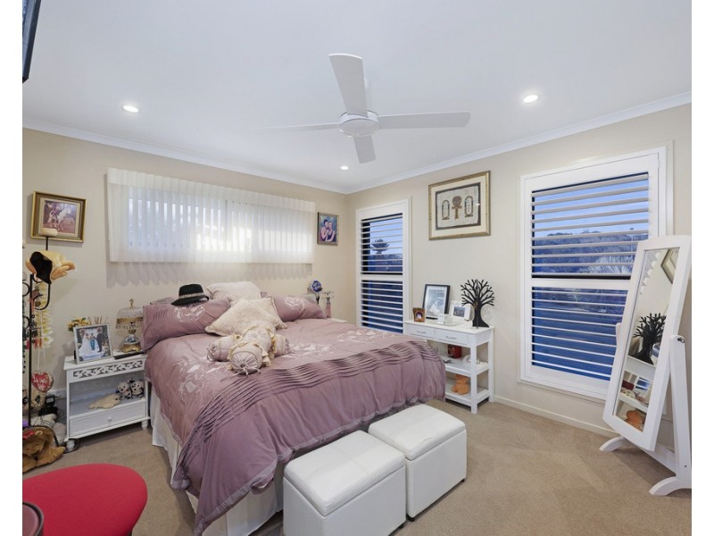 27 Finemore Crescent, Qunaba QLD 4670