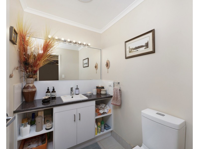 27 Finemore Crescent, Qunaba QLD 4670