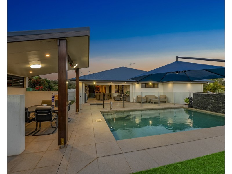 27 Finemore Crescent, Qunaba QLD 4670