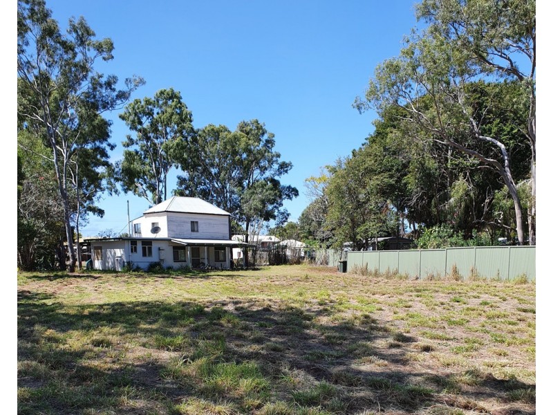 15 Lagoon Drive, Moore Park Beach QLD 4670