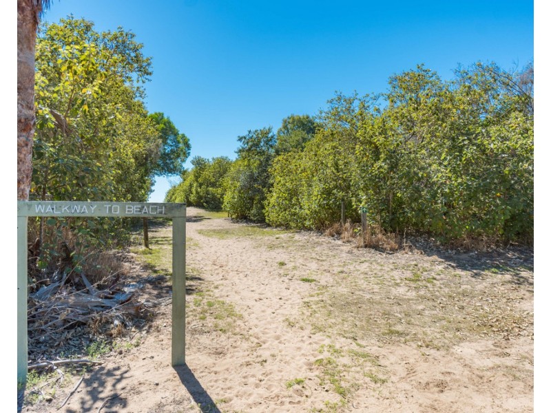 15 Lagoon Drive, Moore Park Beach QLD 4670