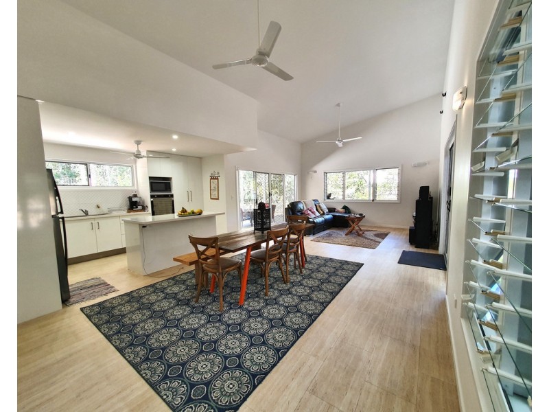 14 Plum Tree Crs, Moore Park Beach QLD 4670