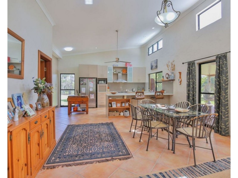 230 Lindy Drive, Rules Beach QLD 4674