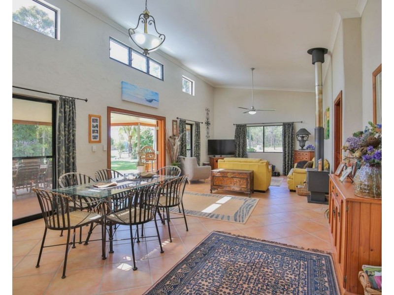 230 Lindy Drive, Rules Beach QLD 4674