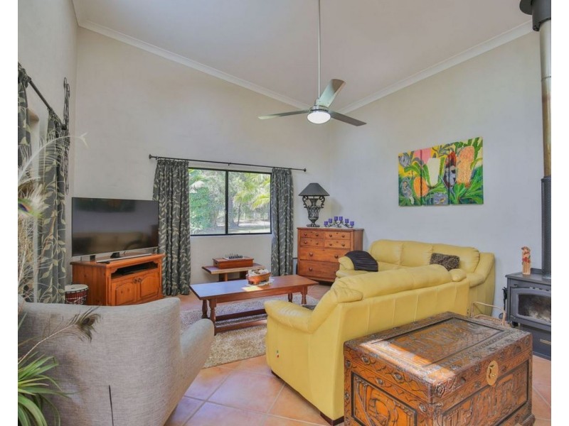 230 Lindy Drive, Rules Beach QLD 4674