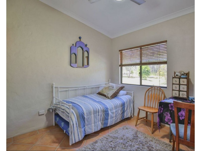 230 Lindy Drive, Rules Beach QLD 4674