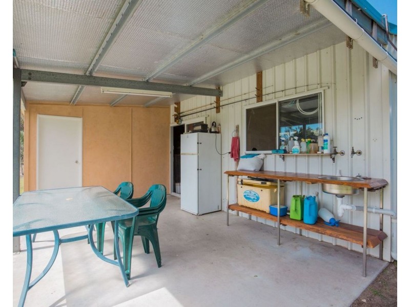230 Lindy Drive, Rules Beach QLD 4674