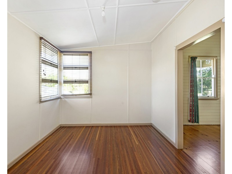 4 Ballantyne Boulevard, Gin Gin QLD 4671