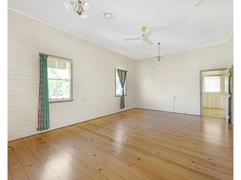 4 Ballantyne Boulevard, Gin Gin QLD 4671