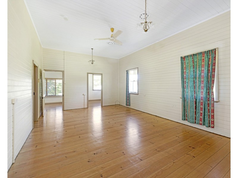 4 Ballantyne Boulevard, Gin Gin QLD 4671