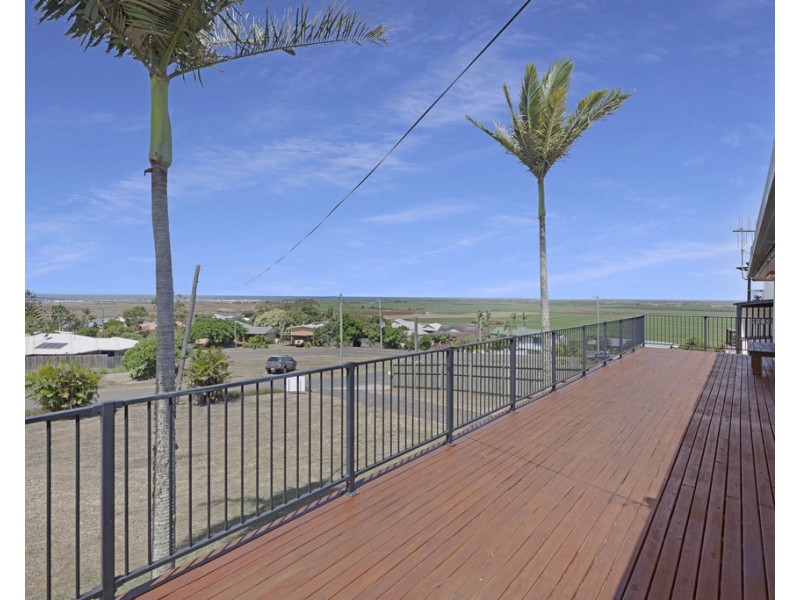 3 Heathwood Crescent, Qunaba QLD 4670