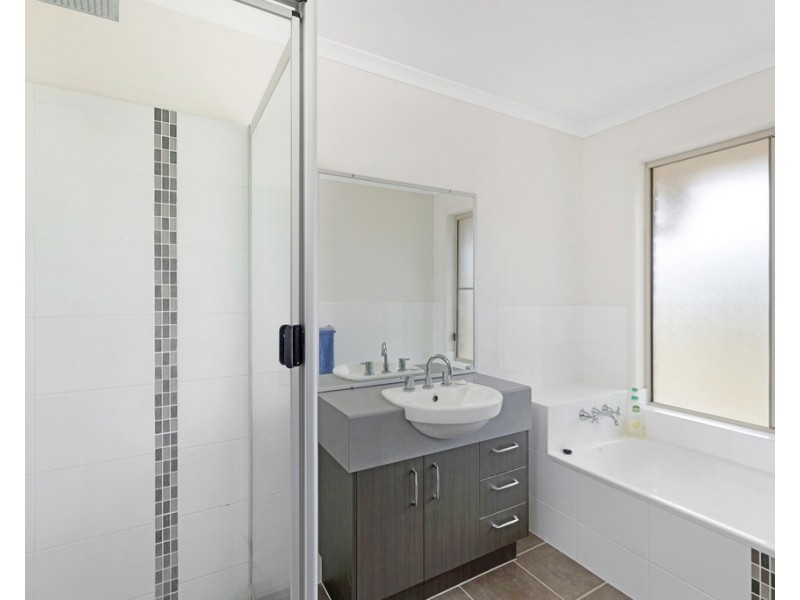 27 Yalla Lane, Redridge QLD 4660