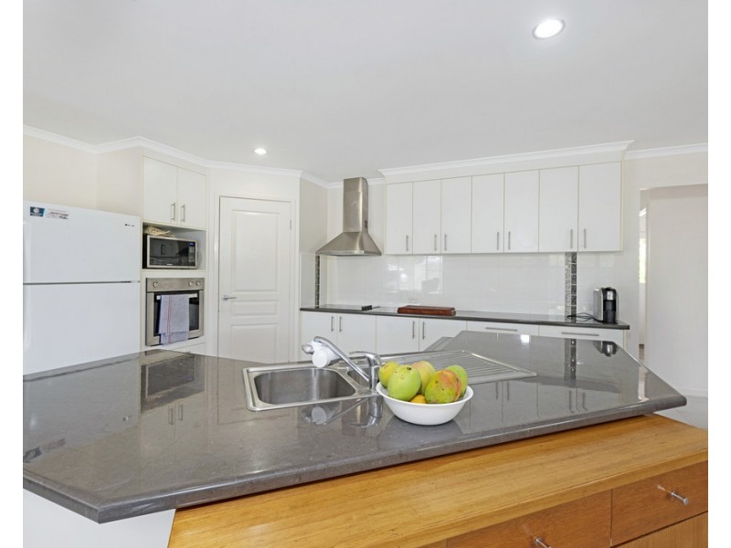 27 Yalla Lane, Redridge QLD 4660
