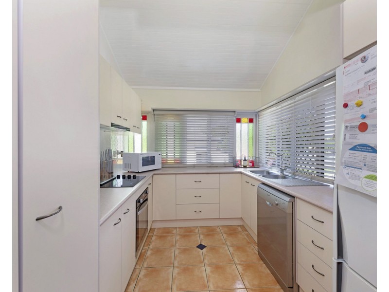 17 Skyring Street, Bundaberg East QLD 4670