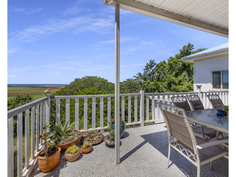 18 Heathwood Crescent, Qunaba QLD 4670