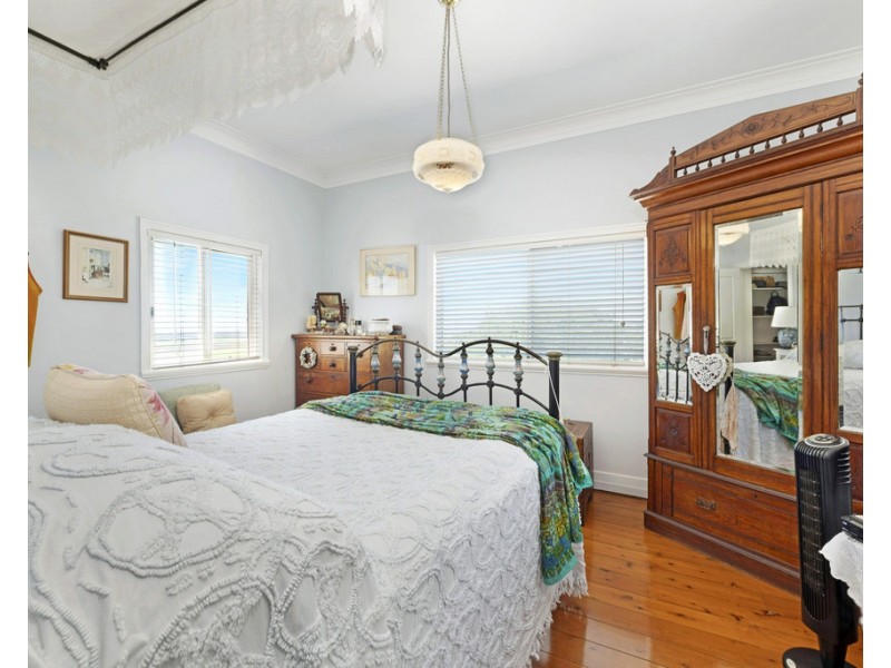 18 Heathwood Crescent, Qunaba QLD 4670