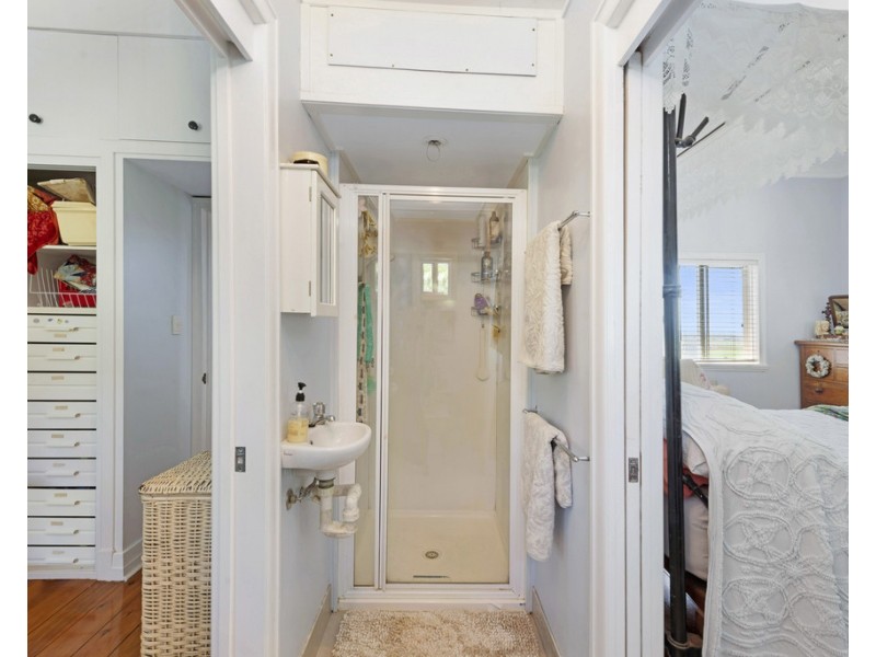 18 Heathwood Crescent, Qunaba QLD 4670