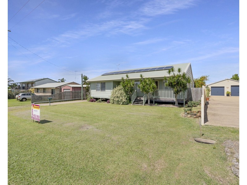 14 Beach St, Burnett Heads QLD 4670