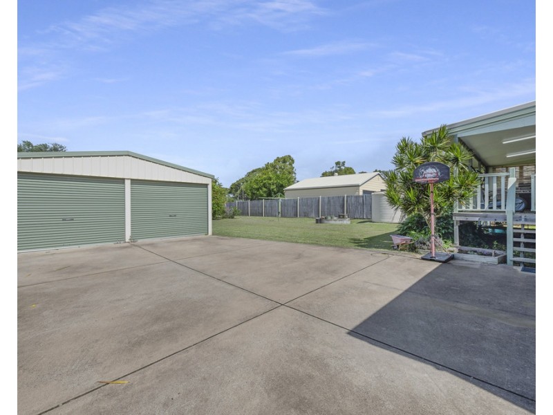 14 Beach St, Burnett Heads QLD 4670