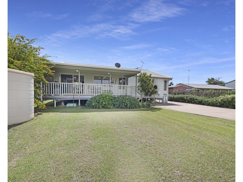 14 Beach St, Burnett Heads QLD 4670