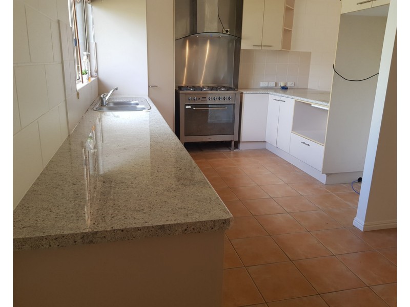 4 Lund St, Avondale QLD 4670