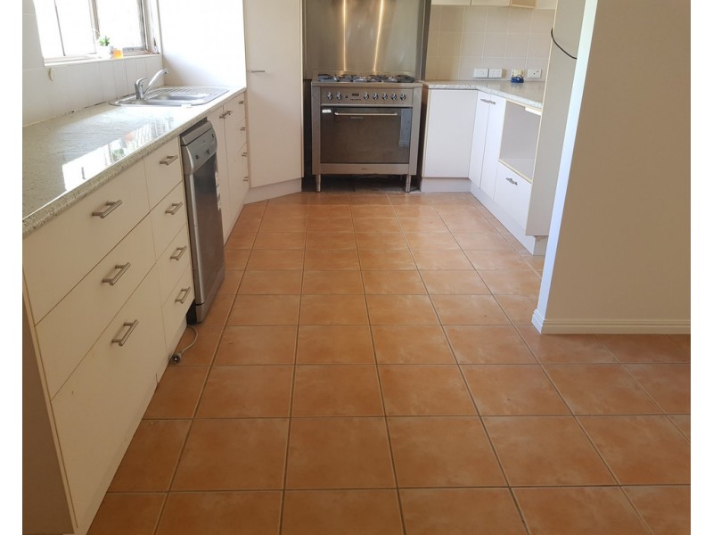 4 Lund St, Avondale QLD 4670