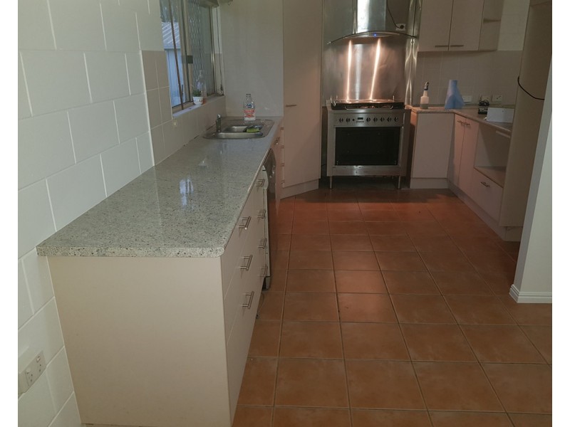 4 Lund St, Avondale QLD 4670