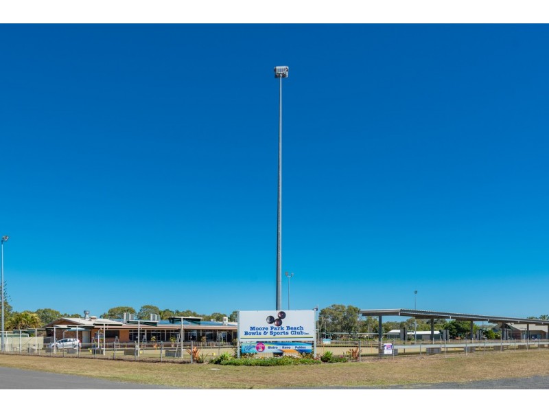 9 Club Avenue, Moore Park Beach QLD 4670