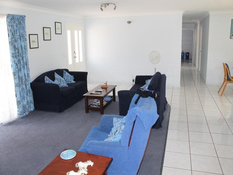 22 Narooma Drive, Branyan QLD 4670