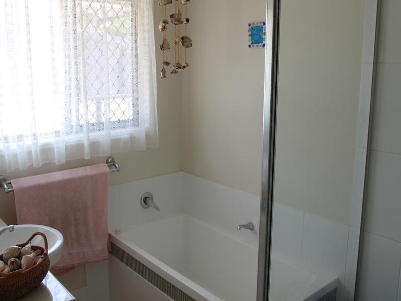 14 Green Avenue, Branyan QLD 4670