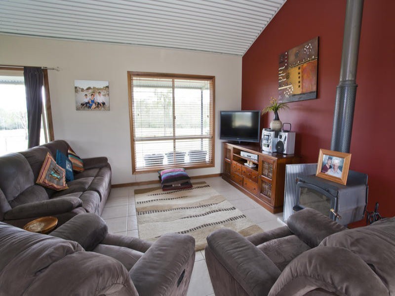 679 Railway Road, Booyal QLD 4671