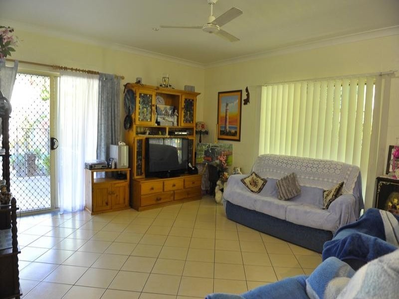 7 Holzberger Street, Moore Park Beach QLD 4670