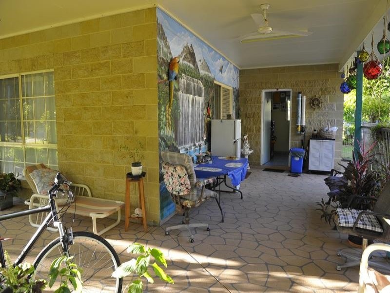 7 Holzberger Street, Moore Park Beach QLD 4670