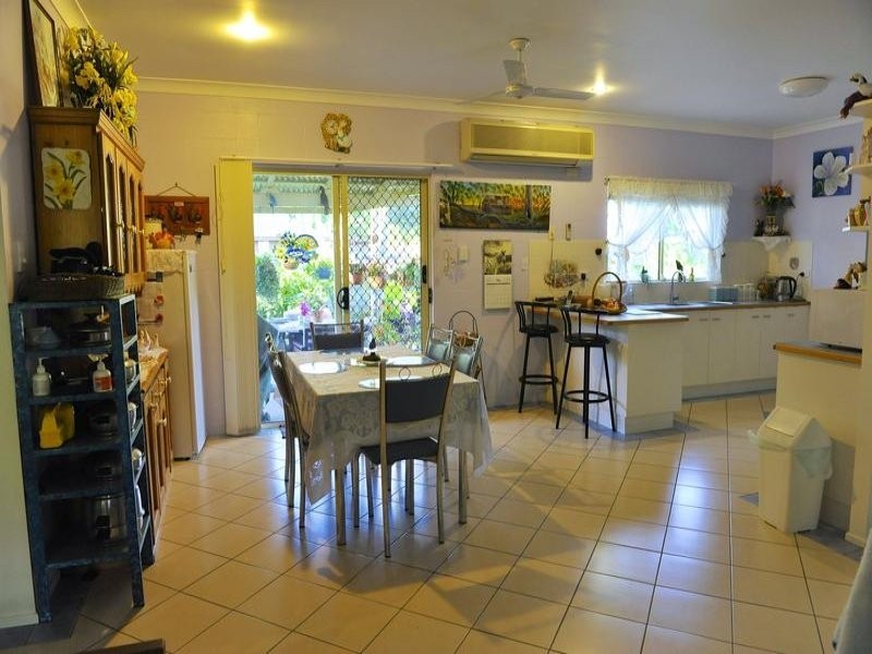 7 Holzberger Street, Moore Park Beach QLD 4670