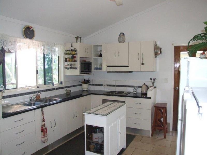 257 Sondergelds Road, Mcilwraith QLD 4671