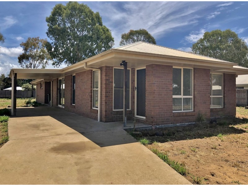 27 Malvern Drive, Moore Park Beach QLD 4670