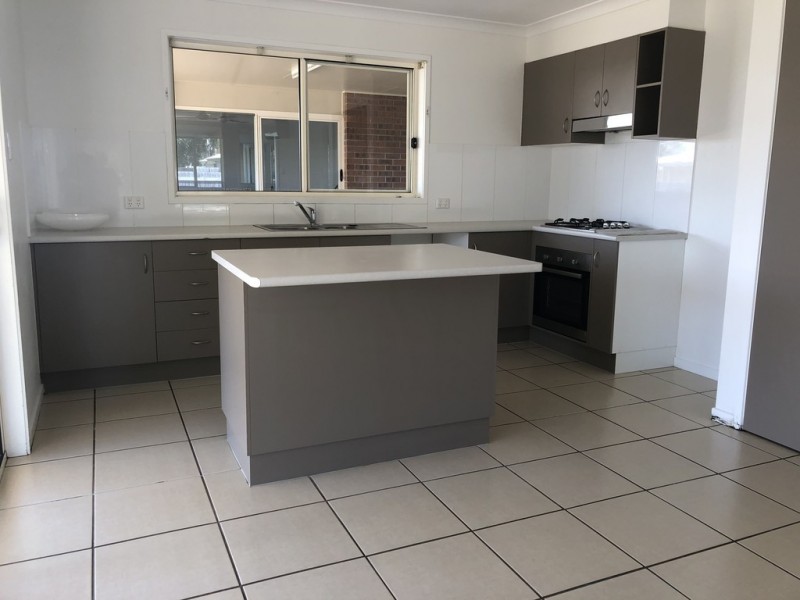 27 Malvern Drive, Moore Park Beach QLD 4670