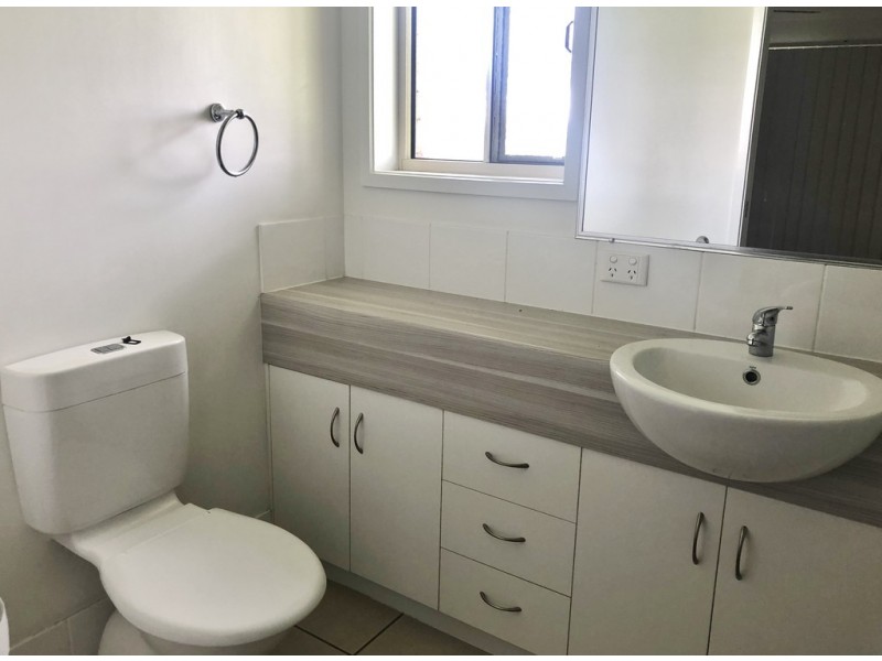 27 Malvern Drive, Moore Park Beach QLD 4670