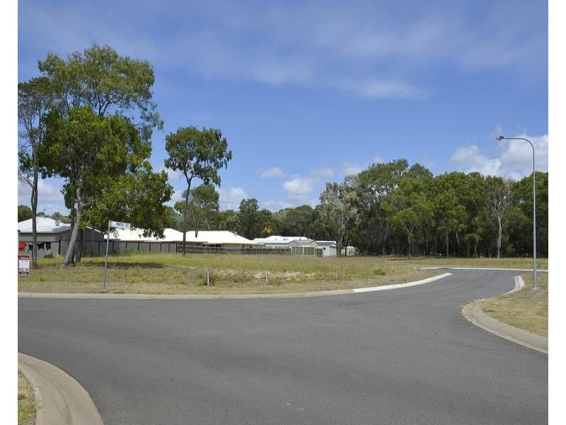 1,3 and 4 Maple Court, Moore Park Beach QLD 4670