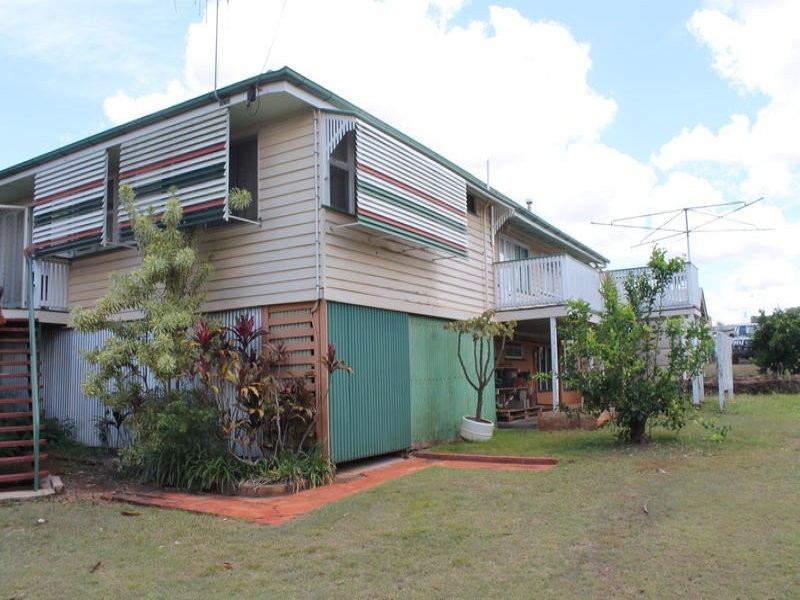 7 Macrossan Street, Childers QLD 4660